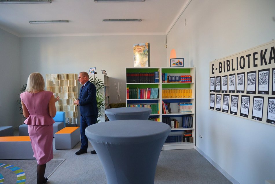 Łódź. Jubileusz w Szkole Podstawowej nr 42 w Łodzi. Huczne obchody z okazji 100-lecia