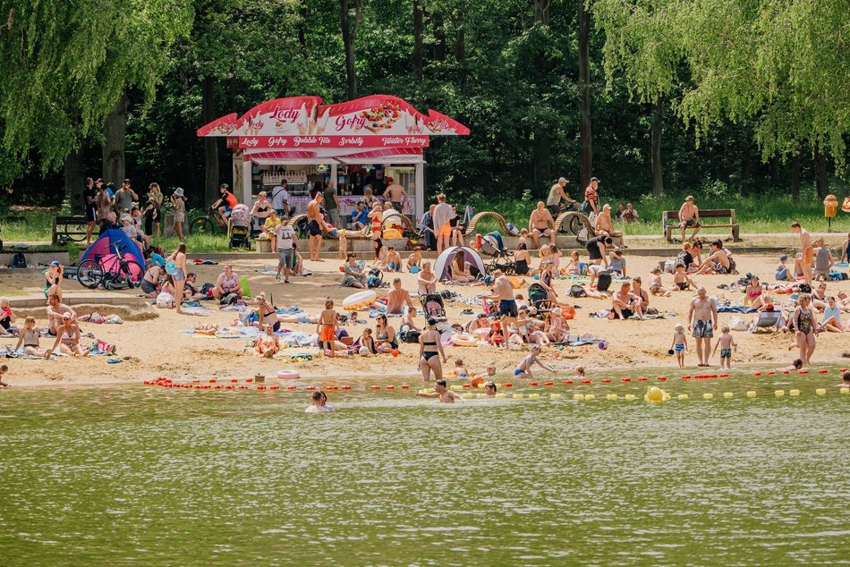Łódź. Arturówek w Łodzi tętni życiem. Tak łodzianie powitali pierwszy dzień lata!
