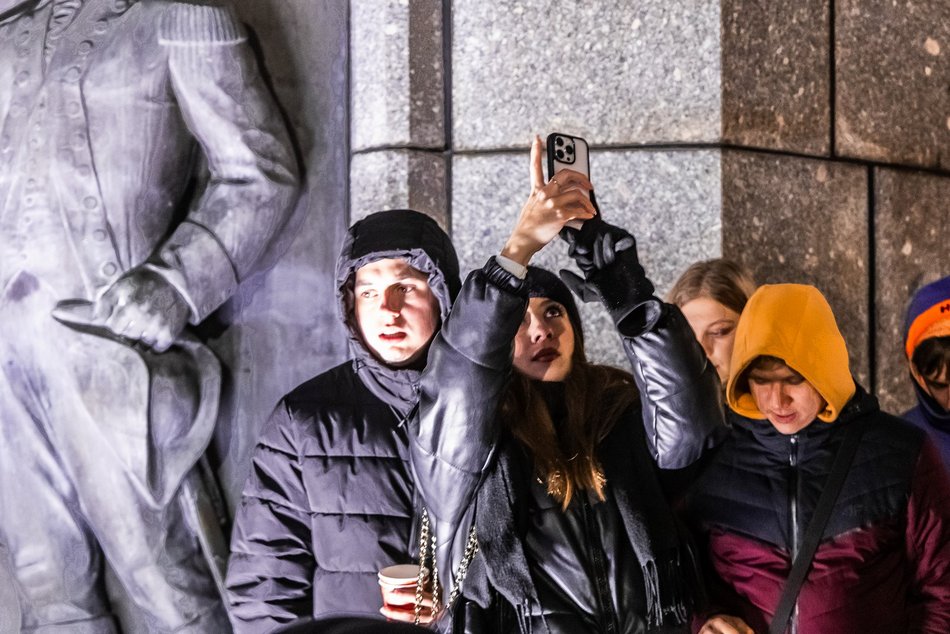 Tłumy na otwarciu Jarmarku Bożonarodzeniowego w Łodzi. Byłeś/aś? Znajdź się na zdjęciach!