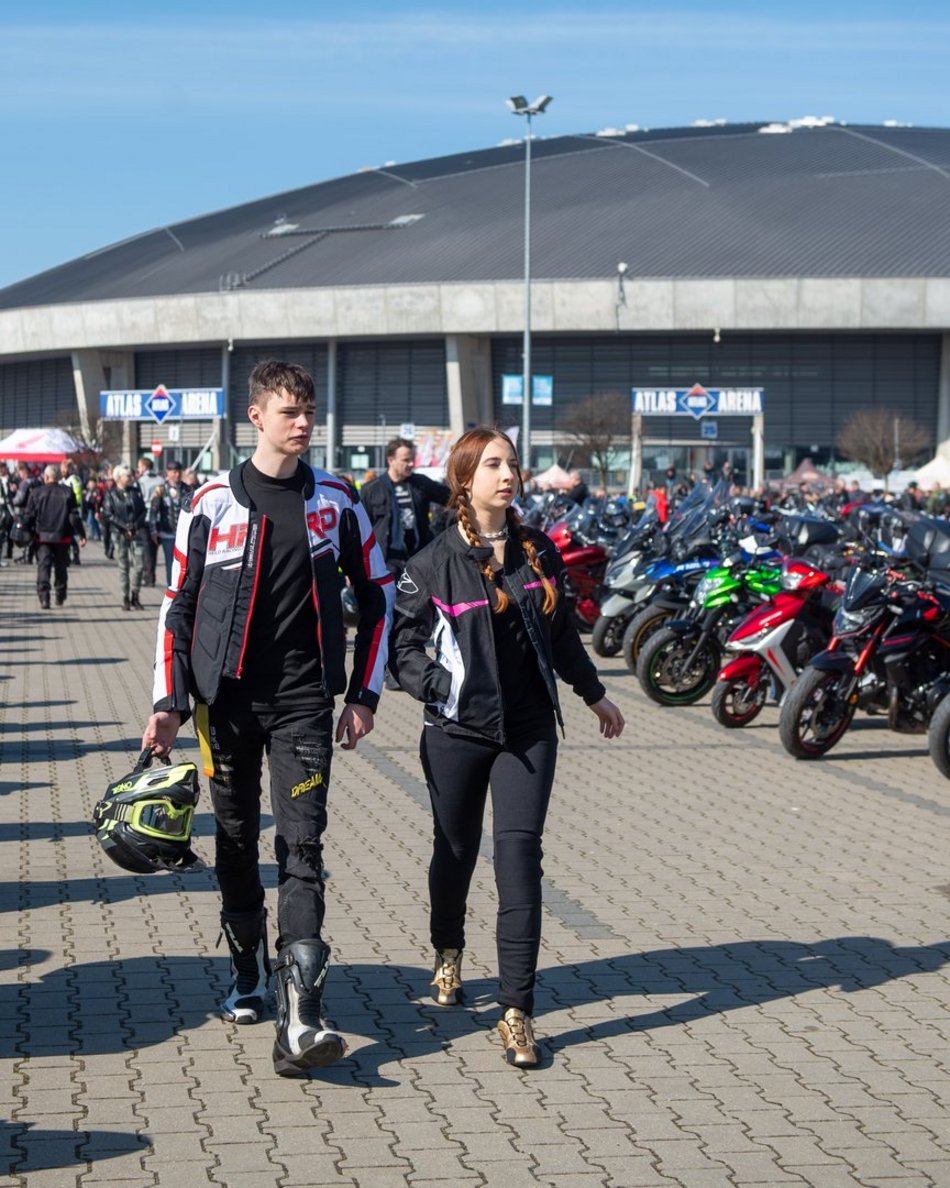 Parada motocyklistów przejechała ulicami Łodzi. Sezon rozpoczęty! Byłeś?