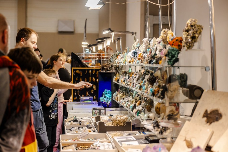 Łódź. Targi kamieni w hali Expo Łódź. Minerały, naturalna biżuteria, rękodzieło i... meteoryty!