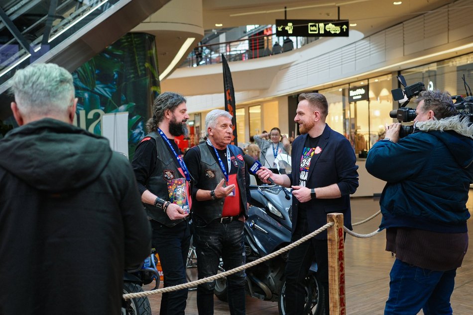 Łódź. WOŚP 2026 w Łodzi wystartował w Manufakturze! Zobacz te wspaniałe motocykle i bolidy