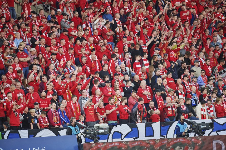 Kibice Widzewa Łódź na trybunach podczas meczu z Górnikiem Zabrze