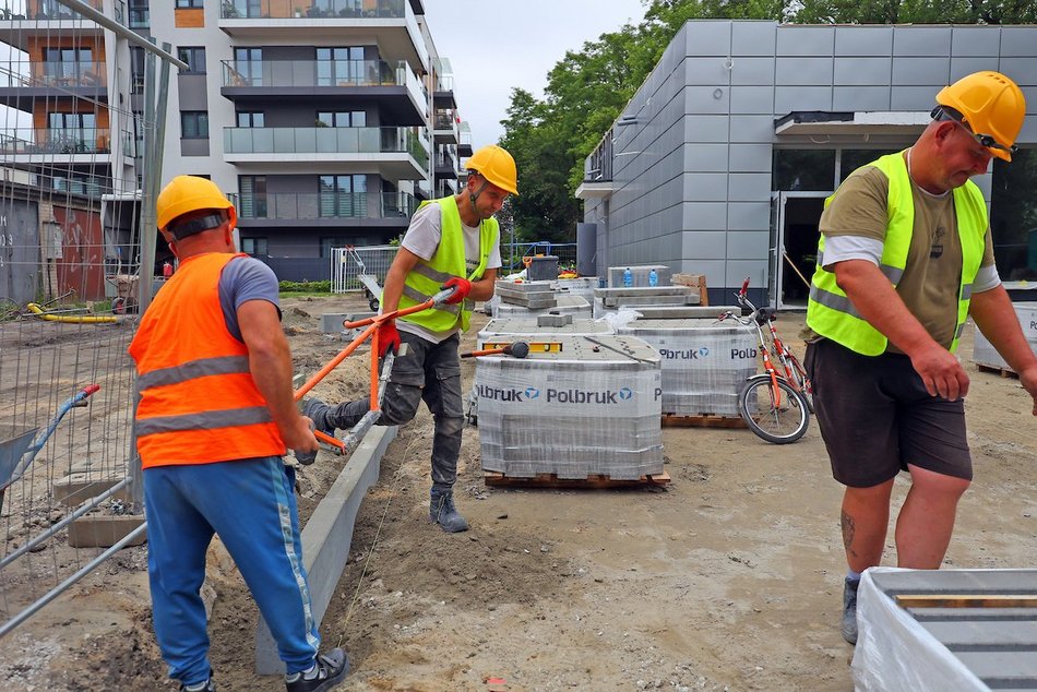 Łódź. Nowy pawilon handlowy przy Górniczej w Łodzi. Budowa na Bałutach nie zwalnia tempa