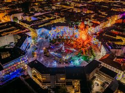 Light Move Festival 2025 Łódź z drona! Wybierz się na lot nad rozświetlonym miastem