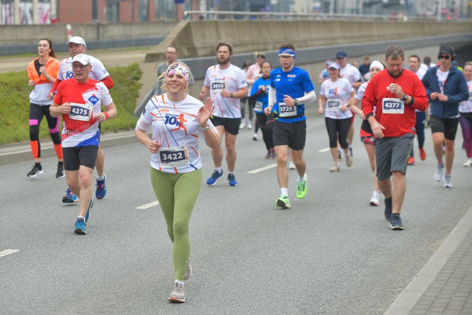 DOZ Maraton 2023. Brałeś udział w biegu? Znajdź się na zdjęciach!