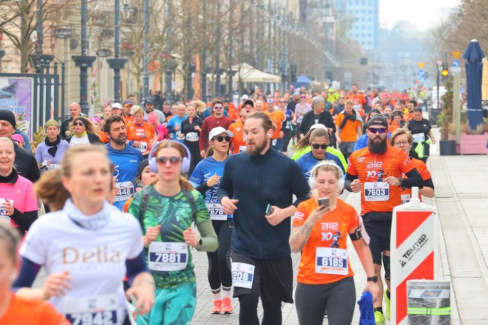 Łódź. DOZ Maraton Łódź 2026. Brałeś udział w biegu na 10 km? Znajdź się na zdjęciach!