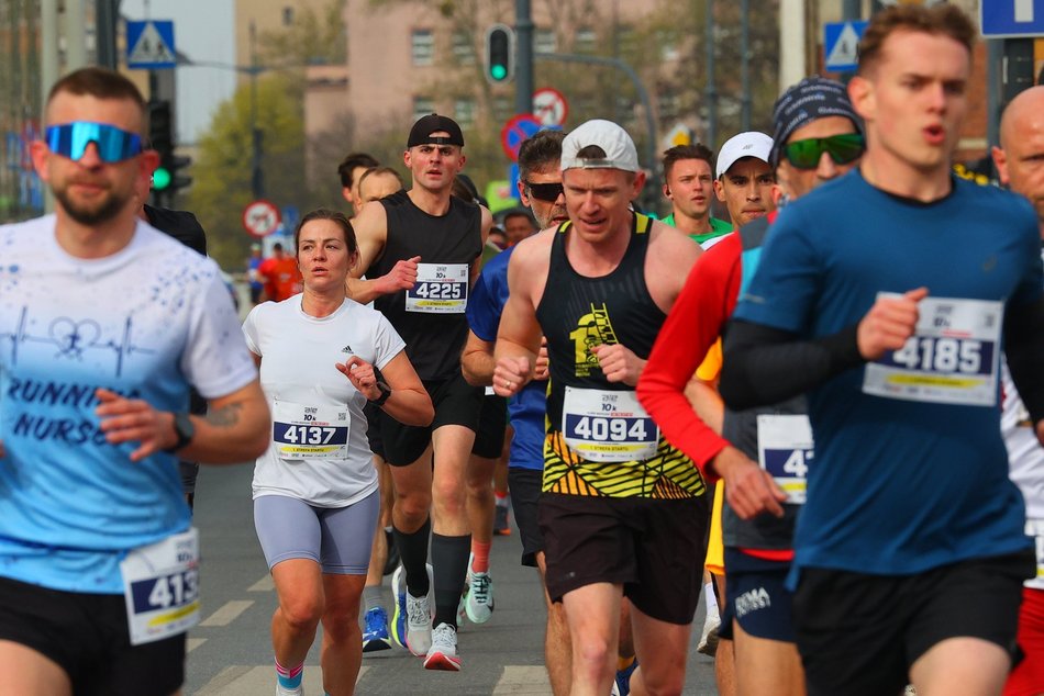 Łódź. DOZ Maraton Łódź 2026. Brałeś udział w biegu na 10 km? Znajdź się na zdjęciach!