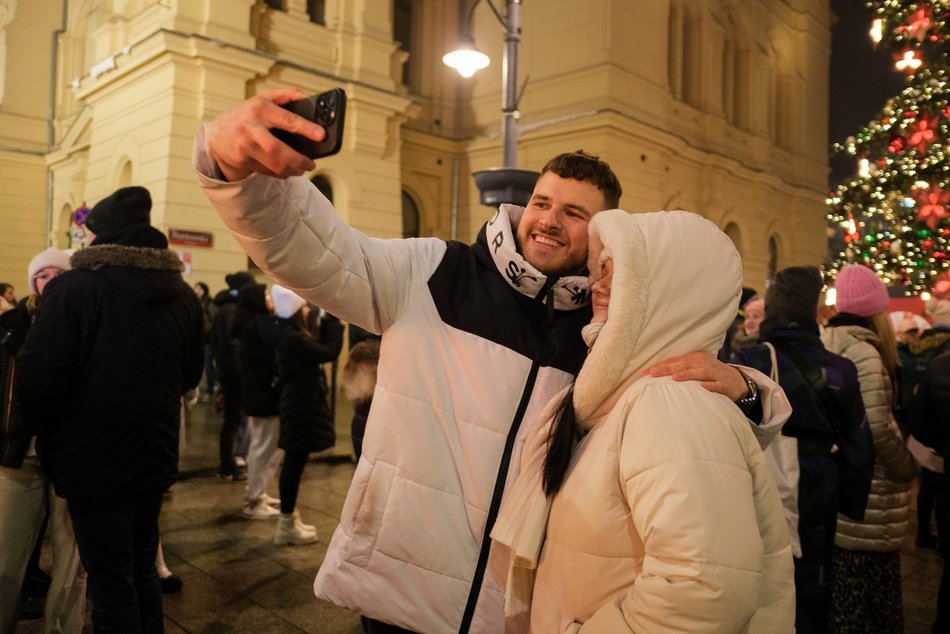 Tłumy na otwarciu Jarmarku Bożonarodzeniowego w Łodzi. Byłeś/aś? Znajdź się na zdjęciach!