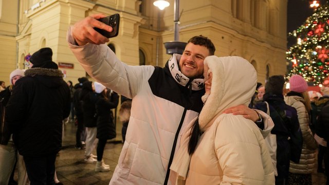 Tłumy na otwarciu Jarmarku Bożonarodzeniowego w Łodzi. Byłeś/aś? Znajdź się na zdjęciach! [ZDJĘCIA]