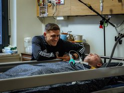 Łódź. ŁKS Łódź z wizytą w Hospicjum Łupkowa w Łodzi. Piękny gest tuż przed Świętami!