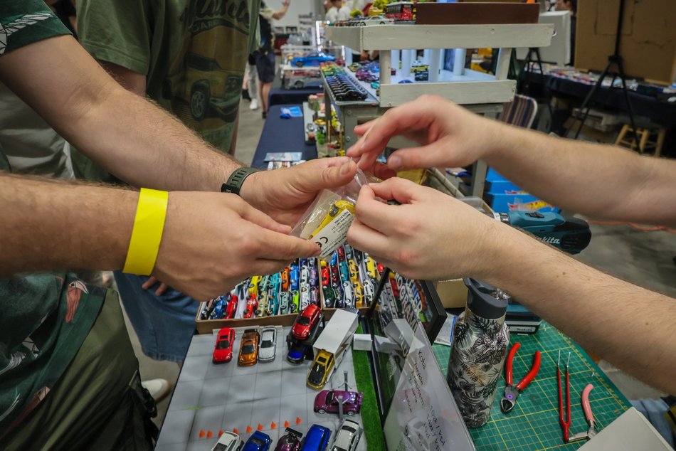 Łódź. Hot Wheels opanowały halę Expo Łódź! Setki miniatur aut, wyścigi na żywo i nie tylko!