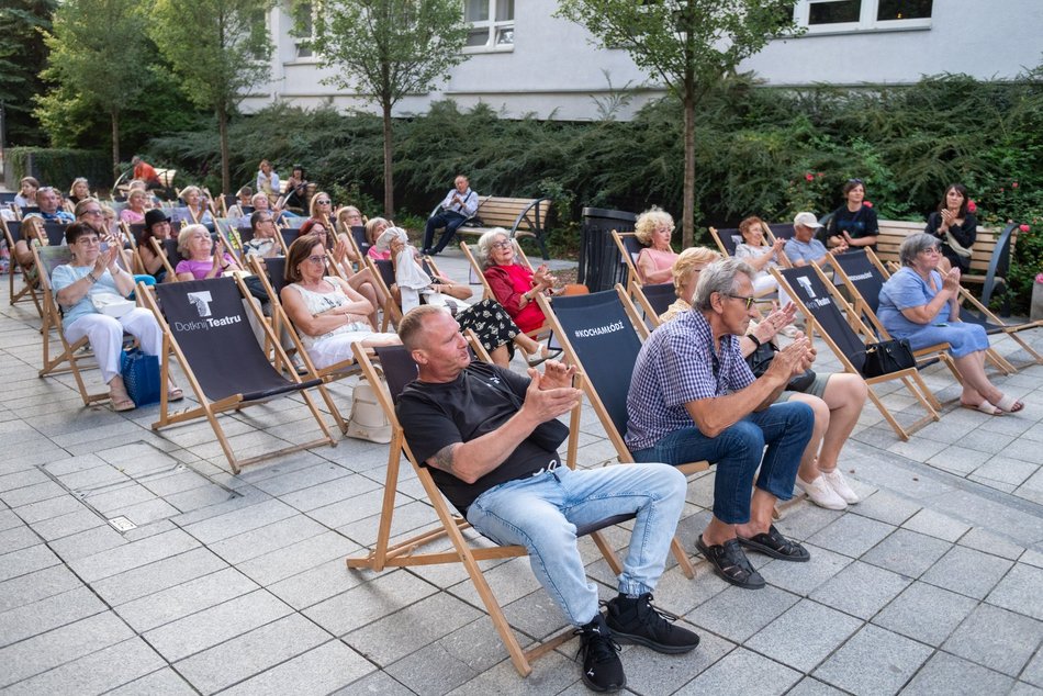 Łódź. Sobotnie Brzmienia na Piotrkowskiej w Łodzi. Klimatyczny początek wieczoru w Pasażu Róży