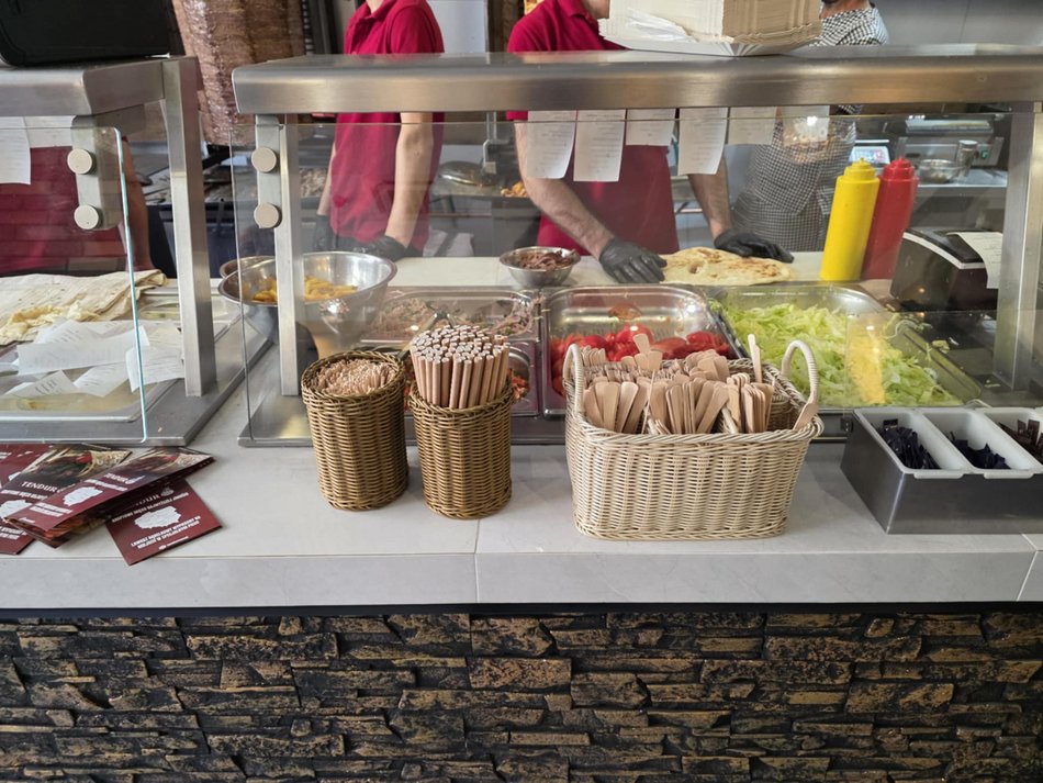 Łódź. Tendur Kebap w Łodzi już otwarty! Tłumy głodnych Łodzian stoją w kolejce