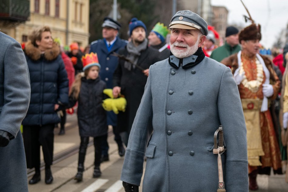 Orszak Trzech Króli w Łodzi. Tłumy łodzian świętowały w kolorowym pochodzie [ZDJĘCIA]