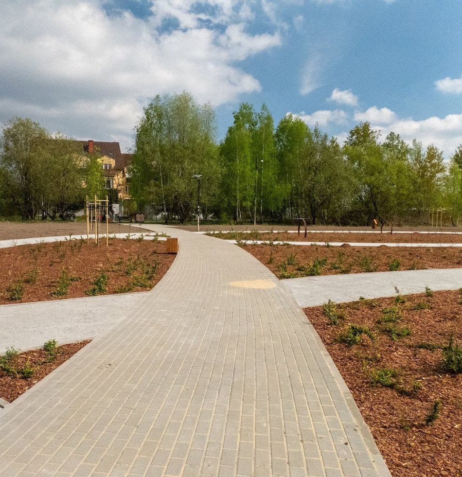 Łódź. Nowy park na Janowie w Łodzi. Kiedy podrosną rośliny, zobaczymy zieloną oazę