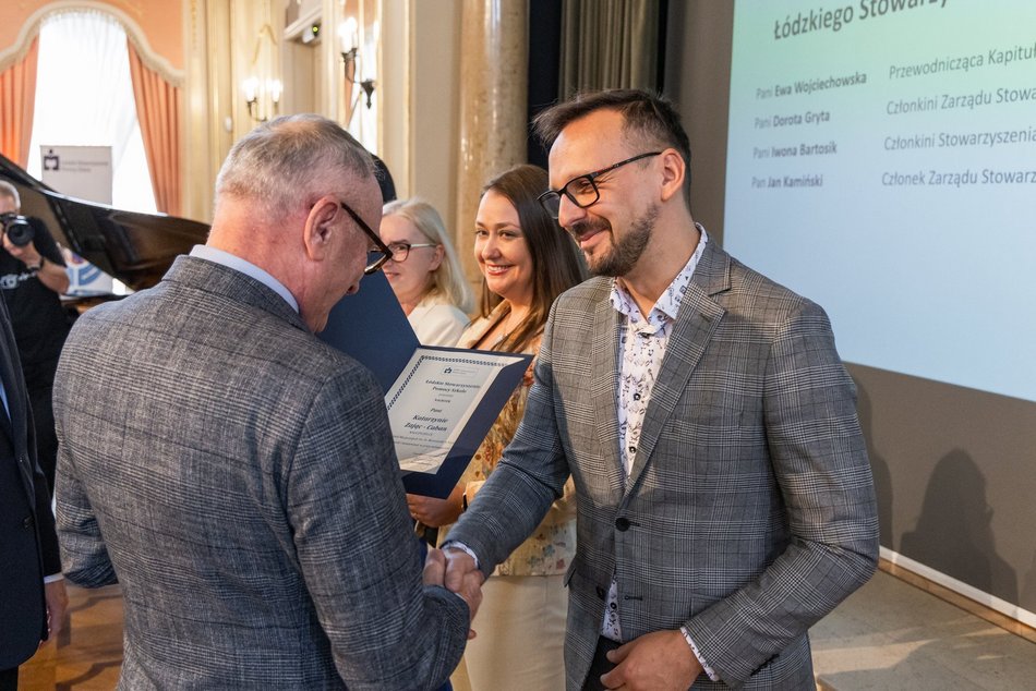 Łódź. Stypendia dla wybitnych uczniów z Łodzi i regionu przyznane. Nagrodzeni także nauczyciele