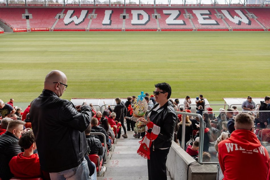 Łódź. Święcenie pokarmów na stadionie Widzewa Łódź