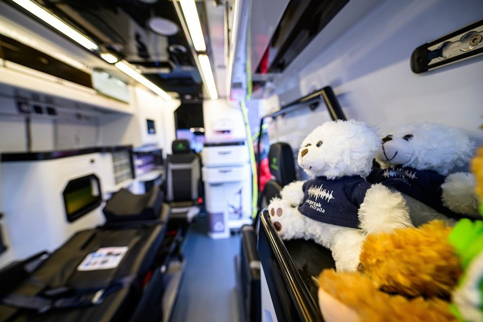 Łódź. Nowa karetka dla Miejskiego Centrum Medycznego „Jonscher”