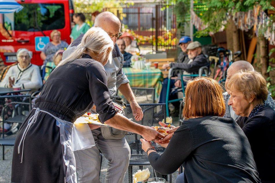 Otwarcie cukierni seniorów