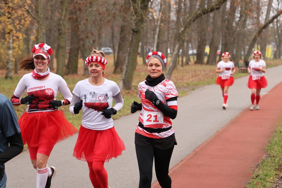 Bieg Niepodległościowa 5 w parku Na Zdrowiu w Łodzi. Odszukaj się w galerii!