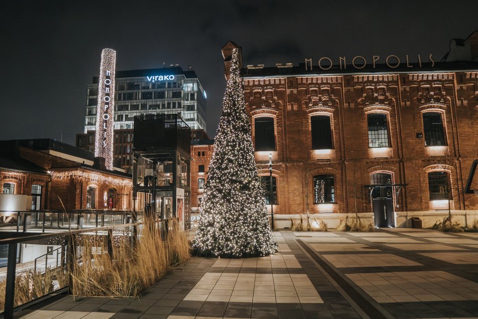Łódź. Rozświetlony spacer po Łodzi! Zobacz, jak iluminacje rozjaśniają wieczór w mieście
