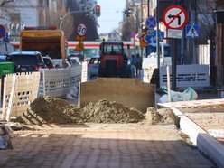 Drugie życie kostki pozostałej po remontach w Łodzi. Gdzie trafi i do czego się przyda?