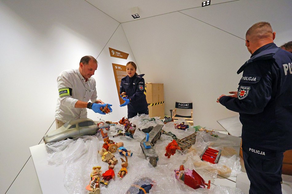 Miś Uszatek, Colargol i reszta wyszli z pudła! Bezcenne eksponaty wróciły do Łodzi. Co dalej?