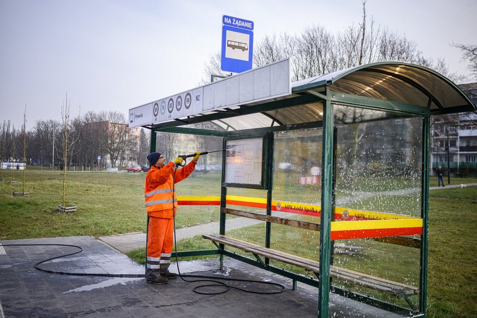 MPK Łódź myje 1000 przystanków! Wiosenne porządki pełną parą