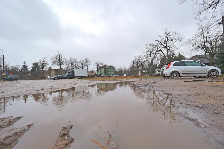 Plac pomiędzy ulicami Blokową, Finansową i Mierzyńskiego