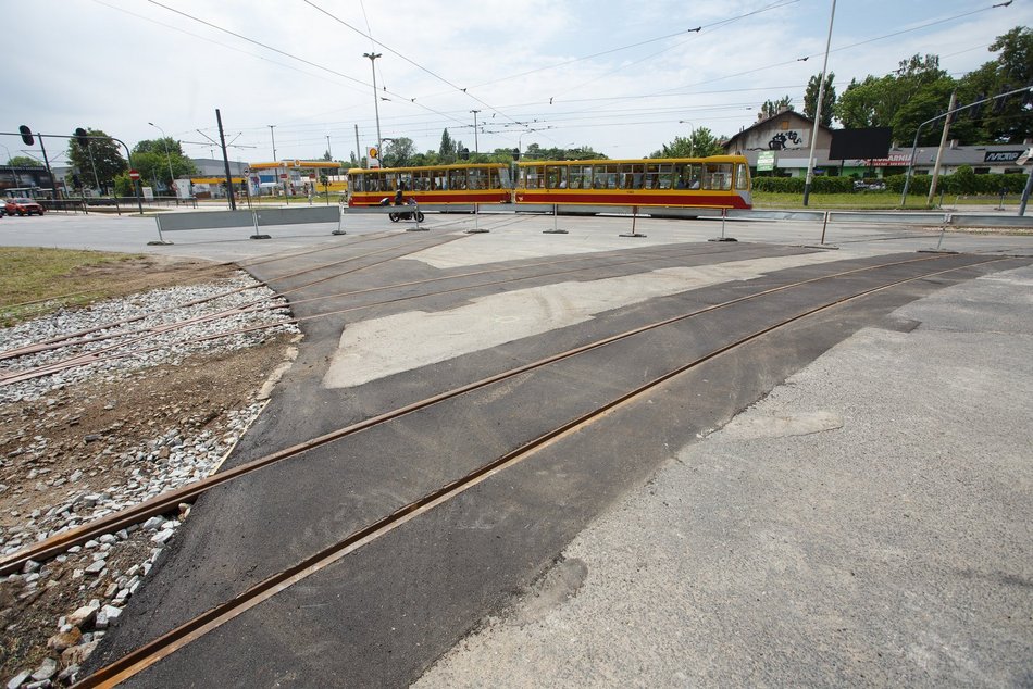 Prace na skrzyżowaniu al. Włókniarzy i ul. Legionów