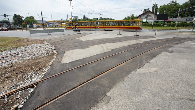 Czerwiec bez tramwajów MPK Łódź na Włókniarzy. Zmiany tras i objazdy dla kierowców [ZDJĘCIA]