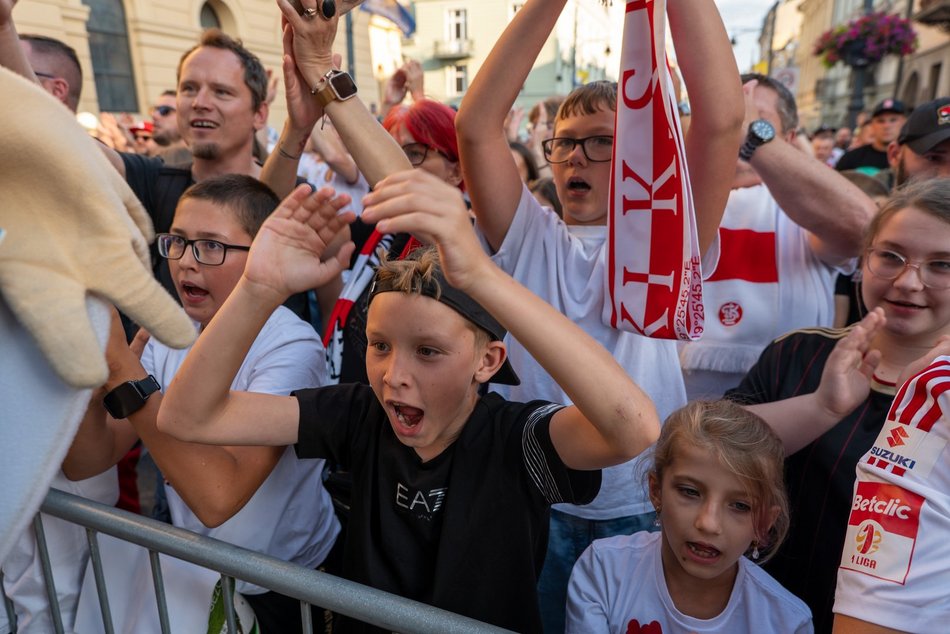 ŁKS Łódź zaprezentował skład na placu Wolności! Byłeś/aś tam? Odszukaj się w galerii