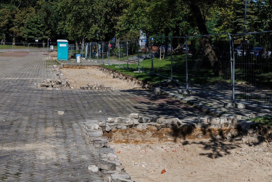 Łódź. Zieleń otoczy halę MOSiR w Łodzi. Kolejne odbetonowanie w mieście