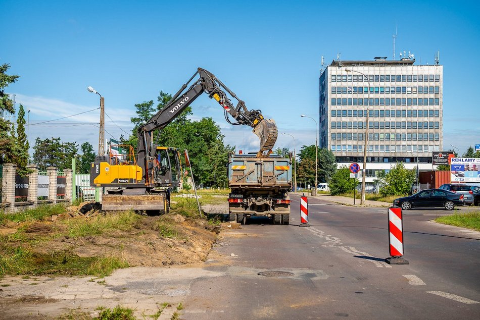Remont Szparagowej i Wersalskiej wystartował. Dwie ulice na Teofilowie zyskają nowy asfalt i chodniki