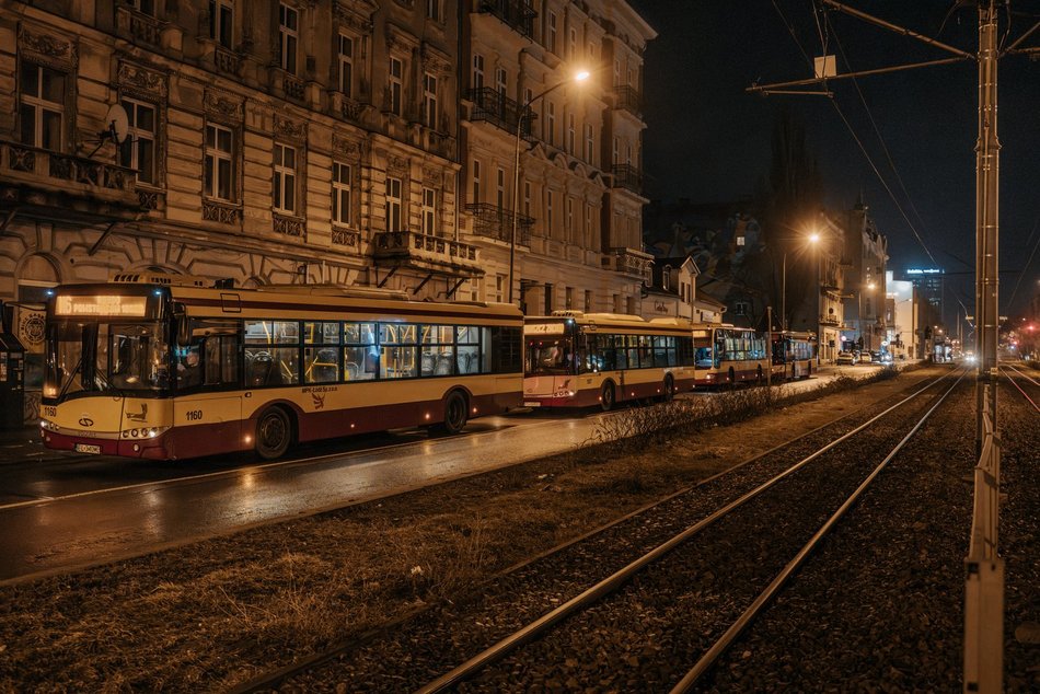 Autobusy nocne MPK Łódź górą! Częste kursy, wygodne przesiadki i dojazd poza granice miasta