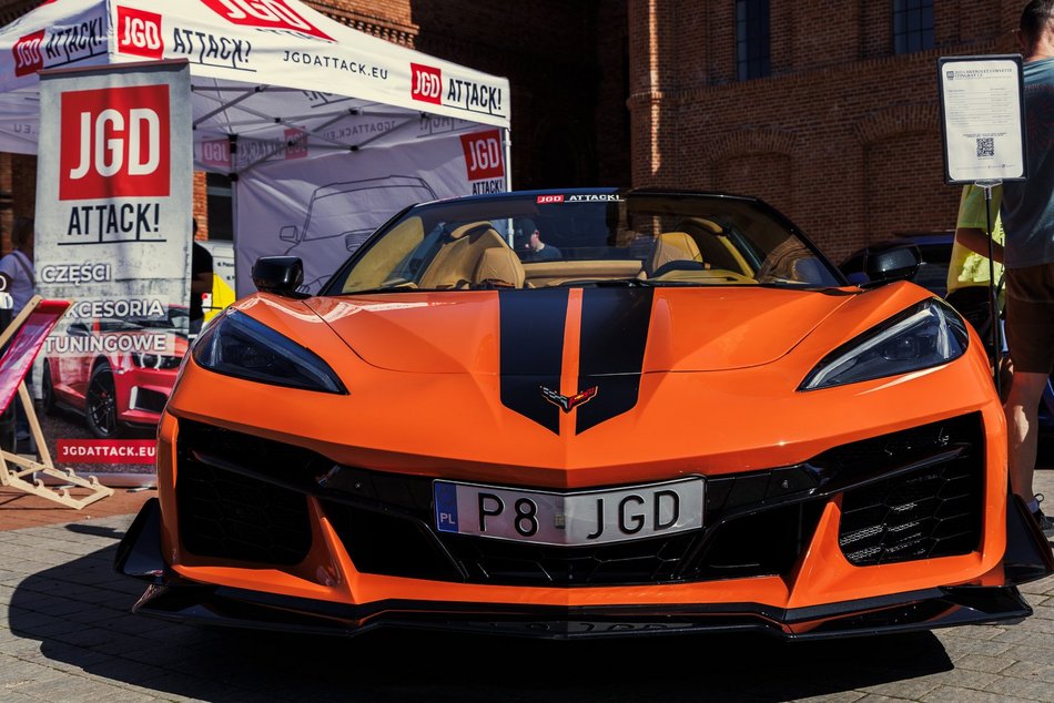 Łódź. Zlot amerykańskich samochodów w Łodzi. Prawdziwe perły motoryzacji