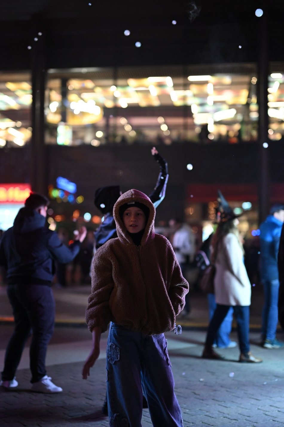 Łódź. Halloweenowa parada przeszła Piotrkowską w Łodzi. Tłumy duchów, czarownic i zombie!