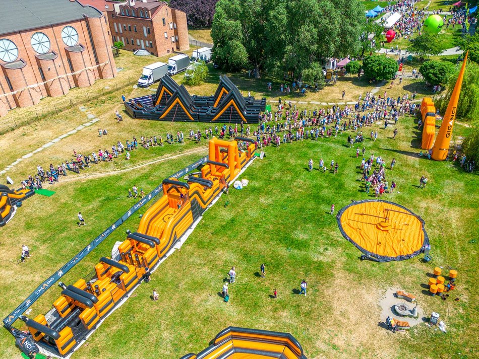 Festiwal dmuchańców w parku Podolskim w Łodzi