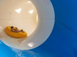 Łódź. Ferie 2025 w Łodzi. Aquapark Fala z niezwykłą ofertą. Nauka pływania, nurkowanie i kajakarstwo