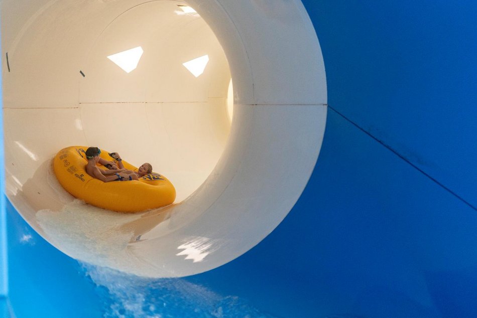 Łódź. Ferie 2025 w Łodzi. Aquapark Fala z niezwykłą ofertą. Nauka pływania, nurkowanie i kajakarstwo