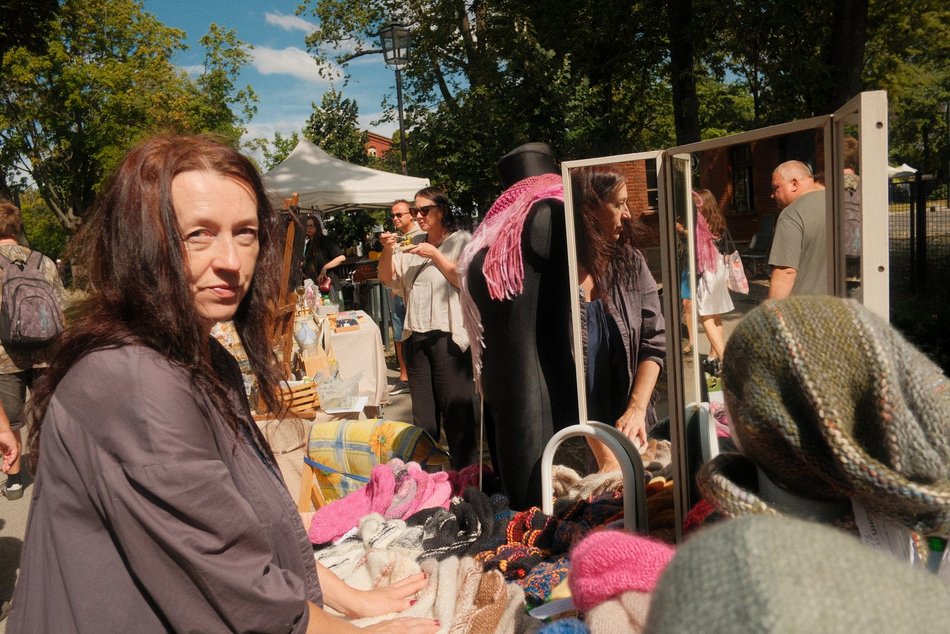 Łódź. Targ Staroci na Księżym Młynie w Łodzi. Rękodzieła, unikatowe rzeczy i domowe przysmaki