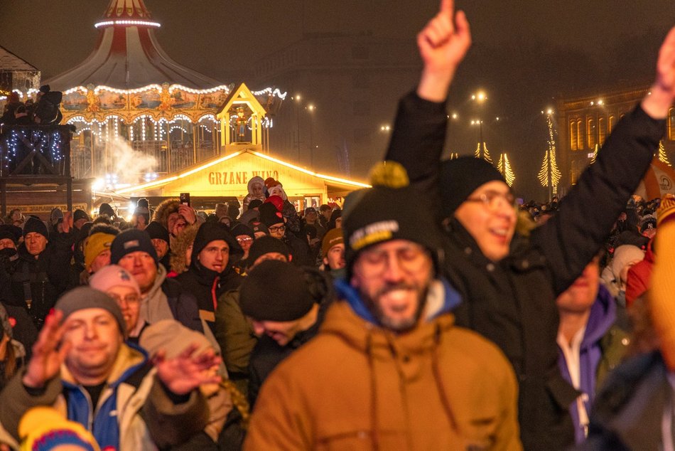 Łódź. Światełko do Nieba zakończyło WOŚP 2026 w Łodzi. Tłumy Łodzian w Manufakturze