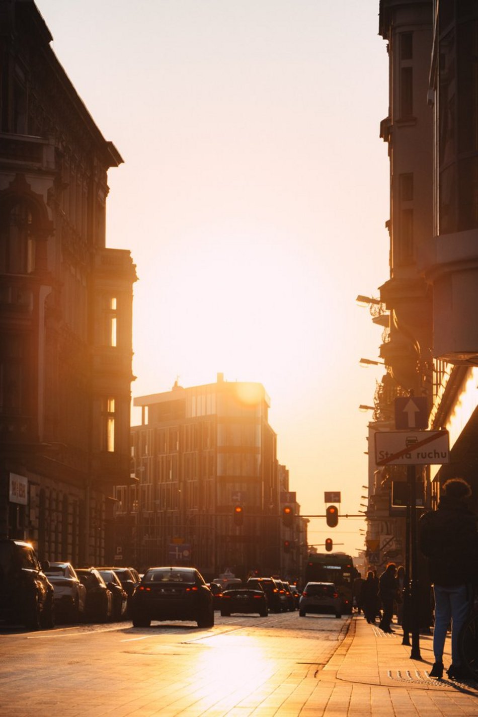 Łódź. New Iron w Łodzi o zachodzie słońca. Widok zapiera dech w piersiach!