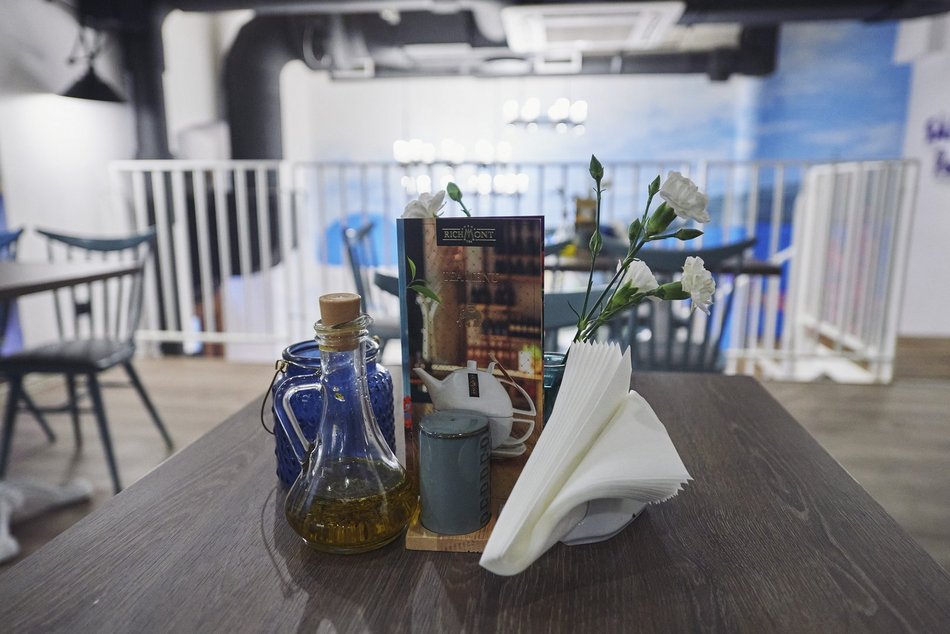 Santorini - restauracja z kuchnią grecką przy ul. Piotrkowskiej 37