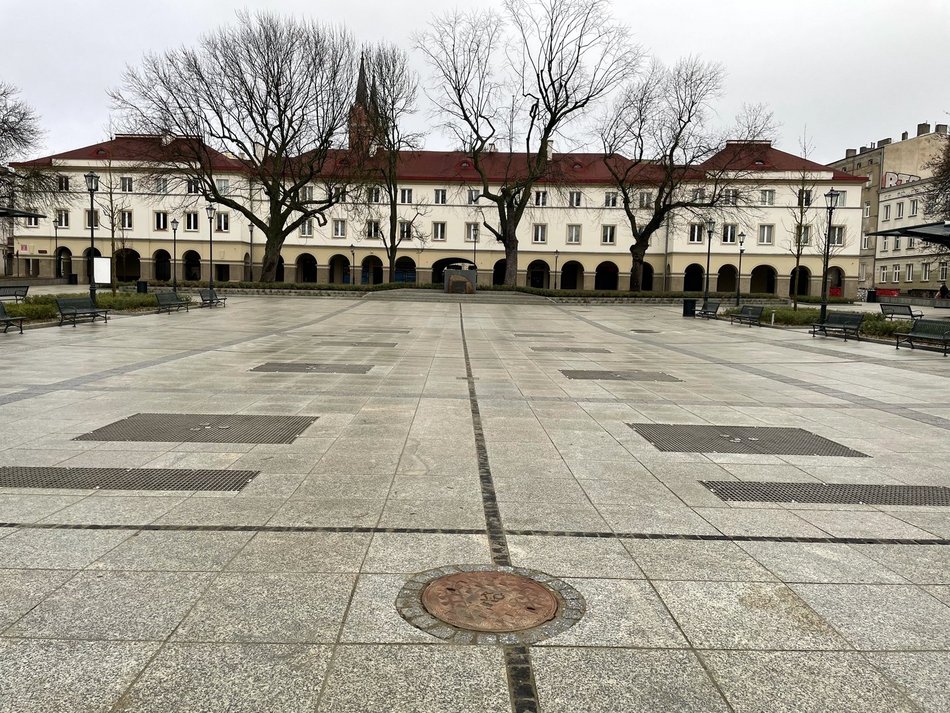 Stary Rynek po remoncie - fontanna posadzkowa