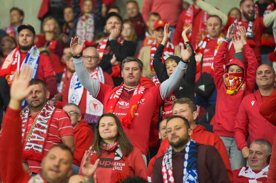 Kibice Widzewa Łódź z Pogonią Szczecin. Byłeś/aś tam? Znajdź się w galerii!