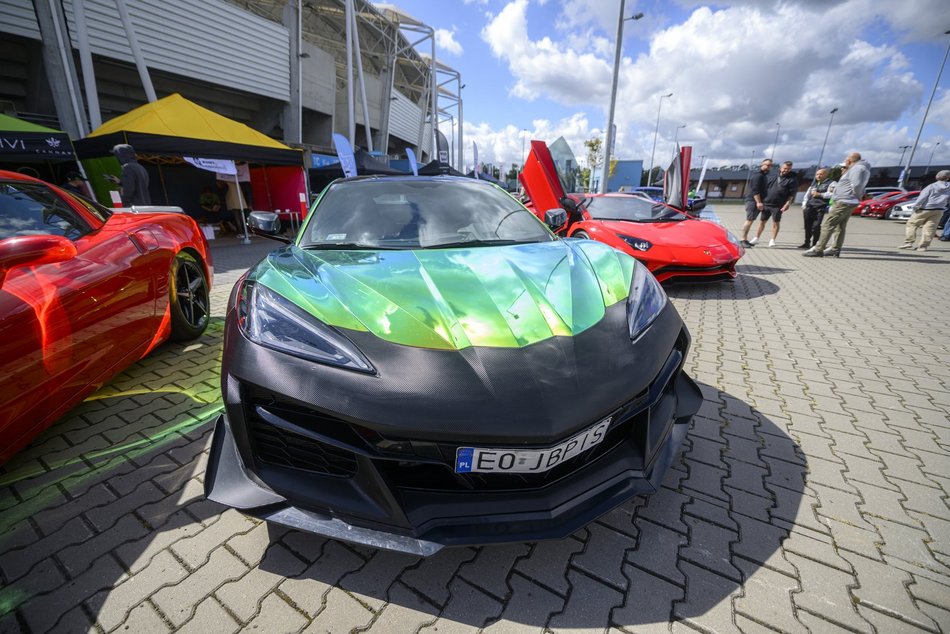 Ale auta pod Atlas Areną w Łodzi. Europejski zlot aut sportowych