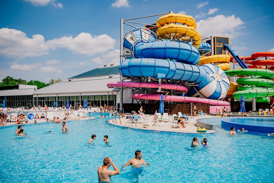 Łódź. Wakacje w Aquaparku Fala