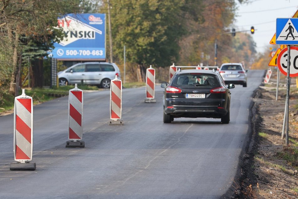 Nowy asfalt na Brzezińskiej